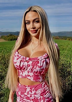 Natalia Hruskova image 3 of 4