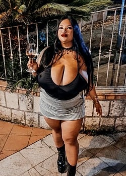 Natalia Maribel image 2 of 2