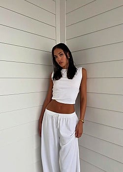 Natalie Kelly image 4 of 4