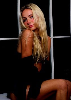 Natalie Reynolds image 1 of 5