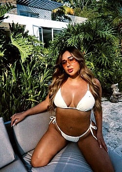 Nati Pelaez image 2 of 3