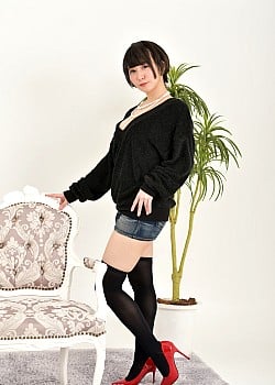 Natsuki Mizuni image 3 of 4