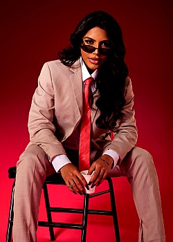 Naty Curvelo image 2 of 4