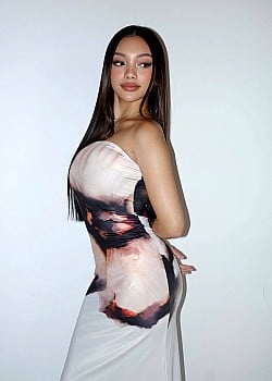 Naura Ayu image 1 of 4