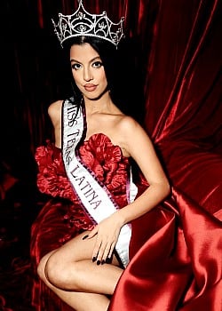 Nayahna Trevino image 2 of 2