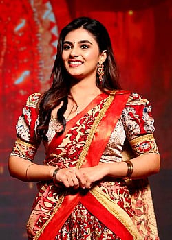 Nayan Sarika image 2 of 4
