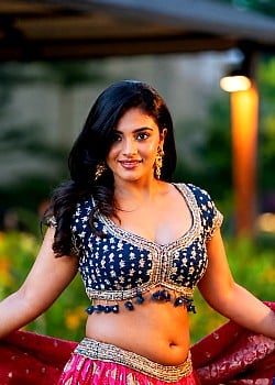 Nayan Sarika image 1 of 4