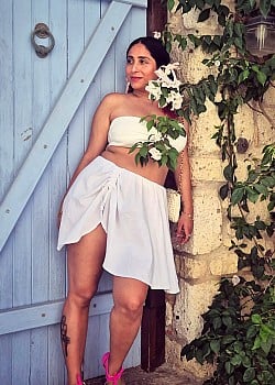 Neha Bhasin image 4 of 4