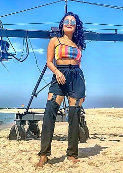 Neha Kakkar image 2 of 4