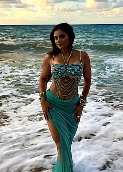 Neli Hernandez image 2 of 4