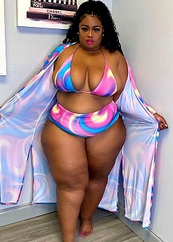 Nesha The Model image 3 of 4