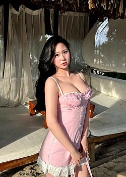 Ngo Phuong Anh image 2 of 2