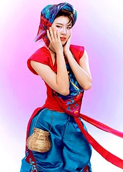 Nguyen Dieu Huyen image 3 of 3