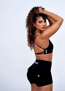 Nia Piedra image 3 of 4