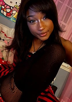 Niani (OnlyFans) image 2 of 3