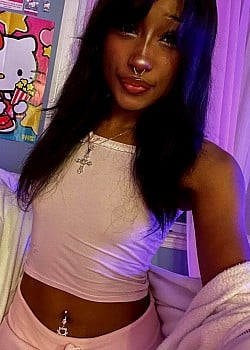 Niani (OnlyFans) image 1 of 3