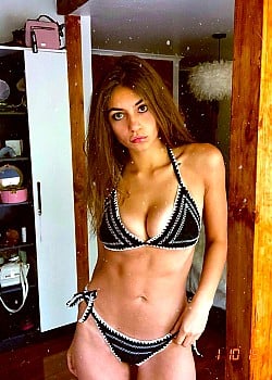 Niav Campbell image 1 of 4