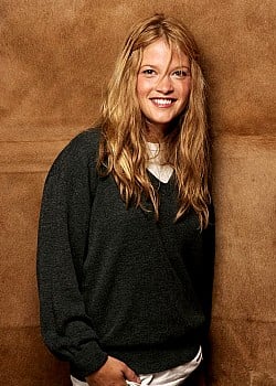 Nicki Aycox image 2 of 4