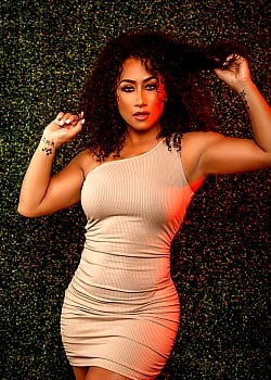Nicole Alexander image 3 of 4