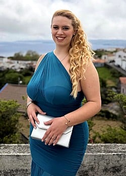 Nicole Arruda image 2 of 4