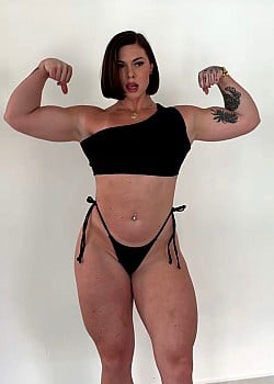 Nicole Carlucci image 1 of 2