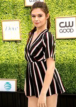 Nicole Maines image 3 of 4