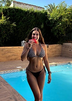 Nicole Mendez (Instagram) image 4 of 4