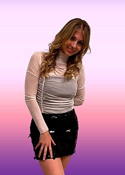 Nicole Natalino image 1 of 1