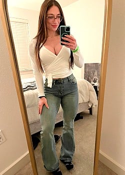 Nicole Stewart image 1 of 2
