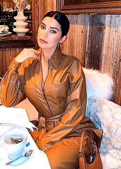 Nicole Williams image 2 of 4