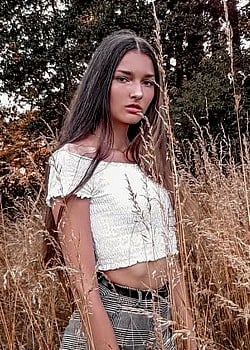 Nicolette Sufliarska image 2 of 2