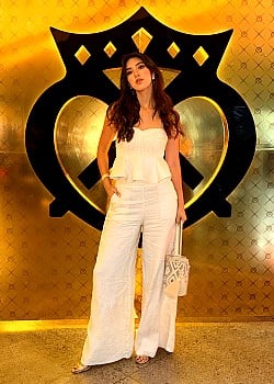 Nicolle Diez image 1 of 4