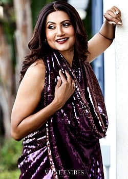 Nigaar Khan image 1 of 2