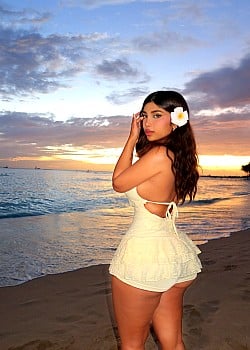 Niharaa image 1 of 2