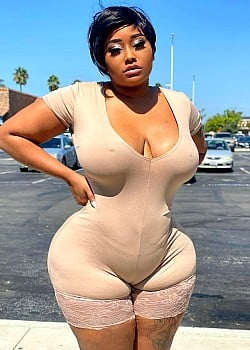 Nikia Renee image 4 of 4