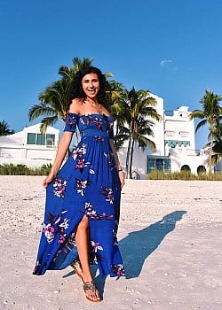 Nikki Malavé image 3 of 4
