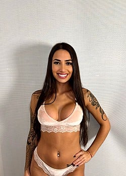Nina Amini image 4 of 4