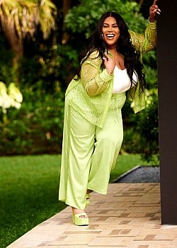 Nina Parker image 3 of 4