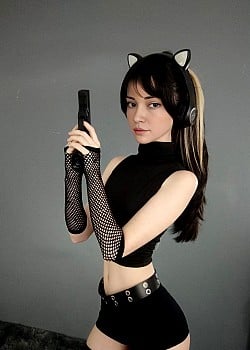 Nina Yumi image 1 of 2