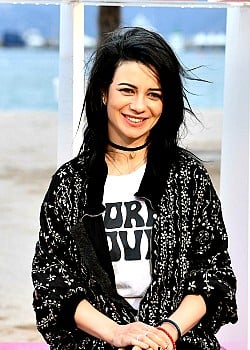 Ninet Tayeb image 1 of 1