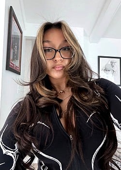 Niqchn (Instagram) image 3 of 3