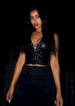 Nisrina Sbia image 2 of 3