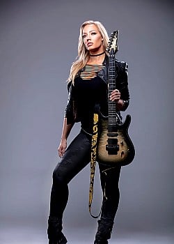 Nita Strauss image 3 of 4