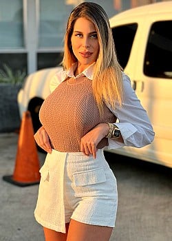 Niurka Jauregui image 3 of 4