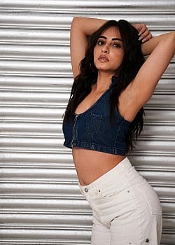 Niyati Fatnani image 4 of 4