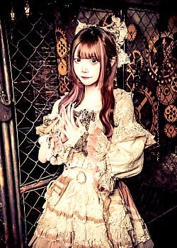 Noa Hakoi image 1 of 2