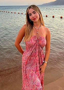 Noa Sharvit image 1 of 2