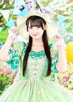 Noa Wakaba image 3 of 3
