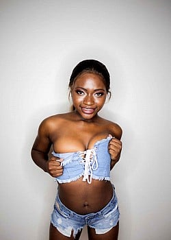 Noemie Bilas image 1 of 4