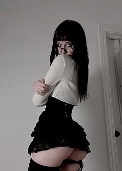 Nora Fawn image 4 of 4